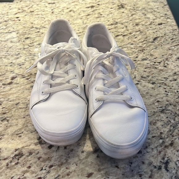 Like new! Kids leather Seldan Vans sneaker - Picture 2 of 5